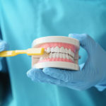 Wszechstronne leczenie stomatologiczne – znajdź trasę do zdrowego i pięknego uśmiechu.